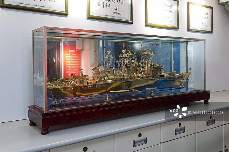 山东威海刘公岛码头-退役110导弹驱逐舰内景图片素材