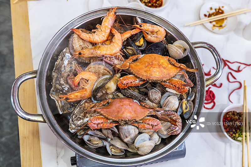 一锅清蒸海鲜图片素材