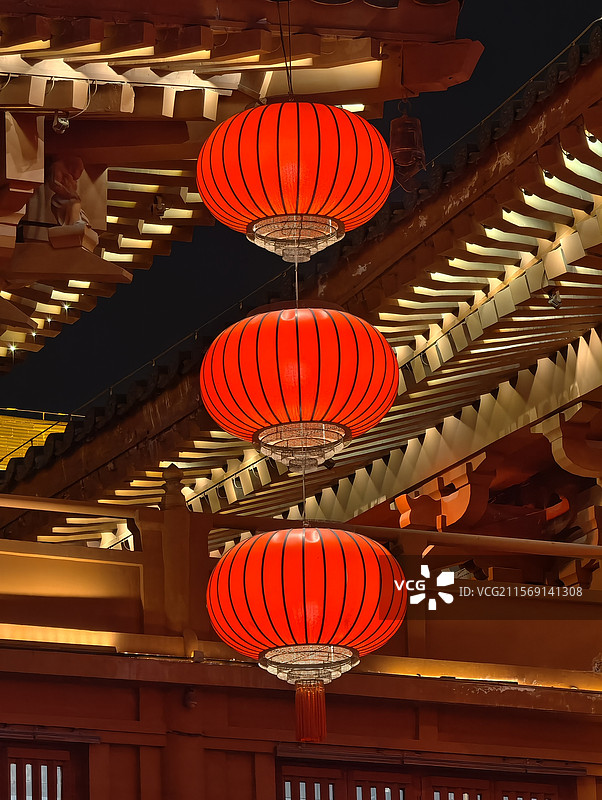 西安大唐不夜城 古建筑与红灯笼图片素材