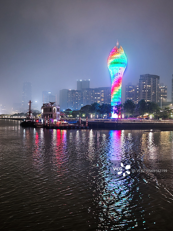 上海徐汇滨江西岸中国海事塔夜景图片素材