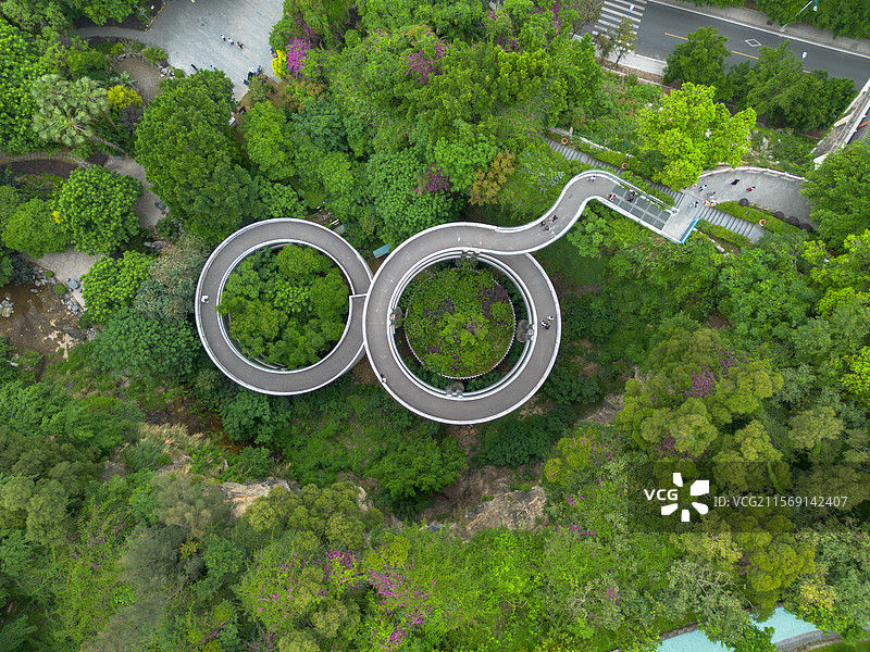航拍福州长乐南山公园绿色栈道图片素材