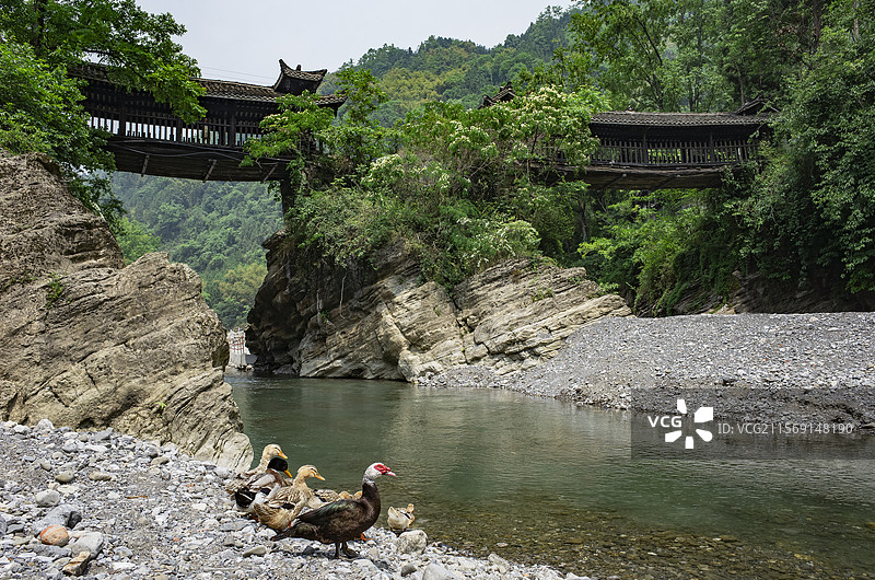 四川绵阳安州区罗浮山下的姊妹桥图片素材