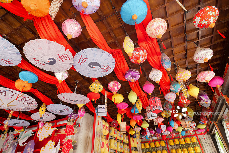 唐朝风格的古典灯笼图片素材