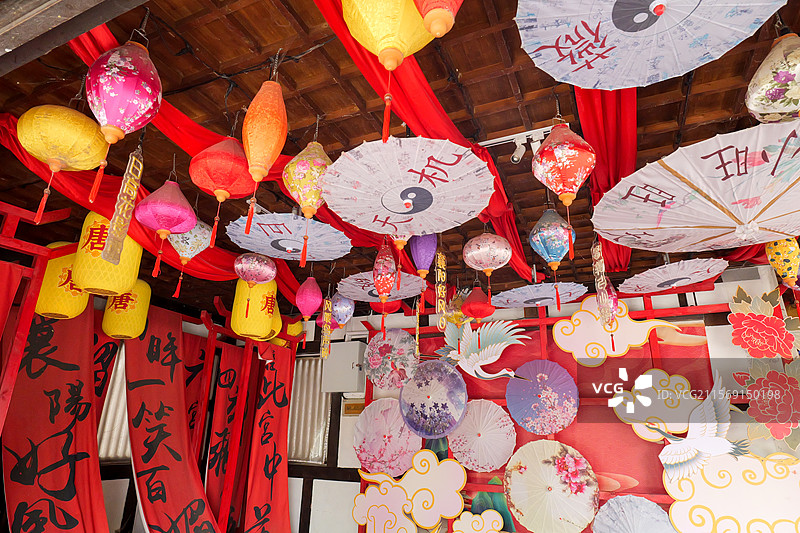 唐朝风格的古典灯笼图片素材