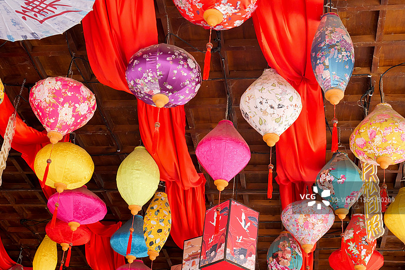 唐朝风格的古典灯笼图片素材