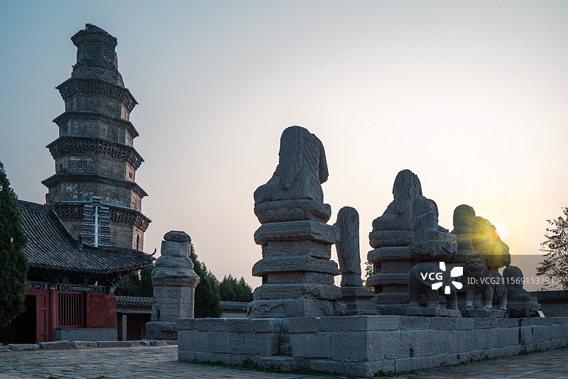 响堂山石窟  长乐寺旧址 残垣断壁图片素材