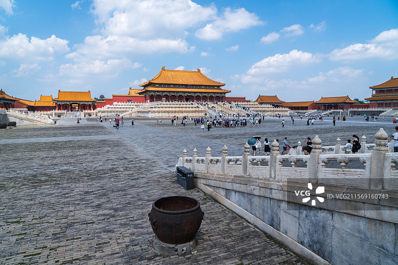 北京故宫宫殿前广场游客景象图片素材