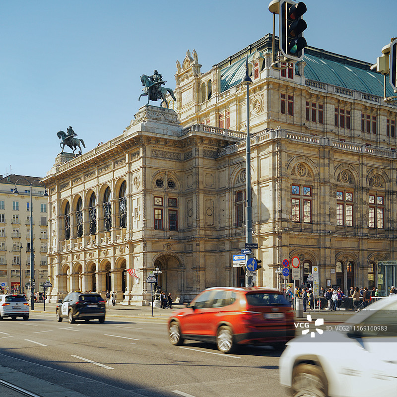 晴天的维也纳国家歌剧院图片素材