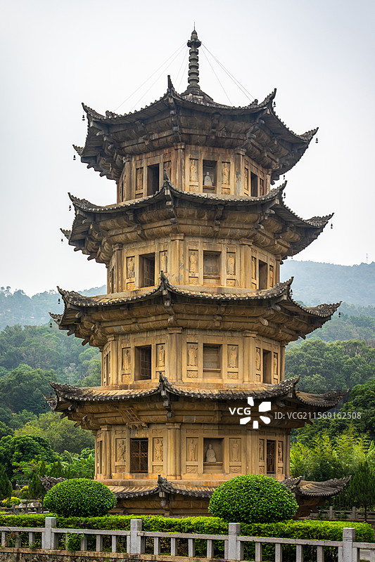中国福建省莆田市南山广化寺释迦文佛塔图片素材