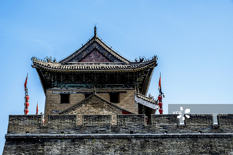 西安城墙安定门城楼一侧图片素材