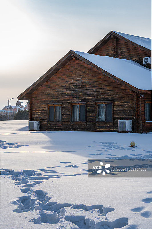 东北雪地欧式度假别墅图片素材