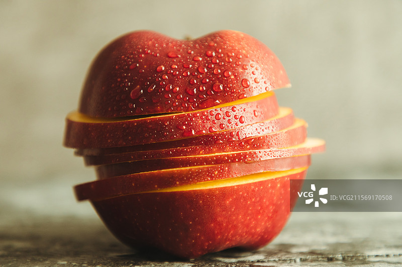 苹果阿克苏苹果冰糖心苹果红苹果水果切片鲜果切冰糖心甜苹果图片素材