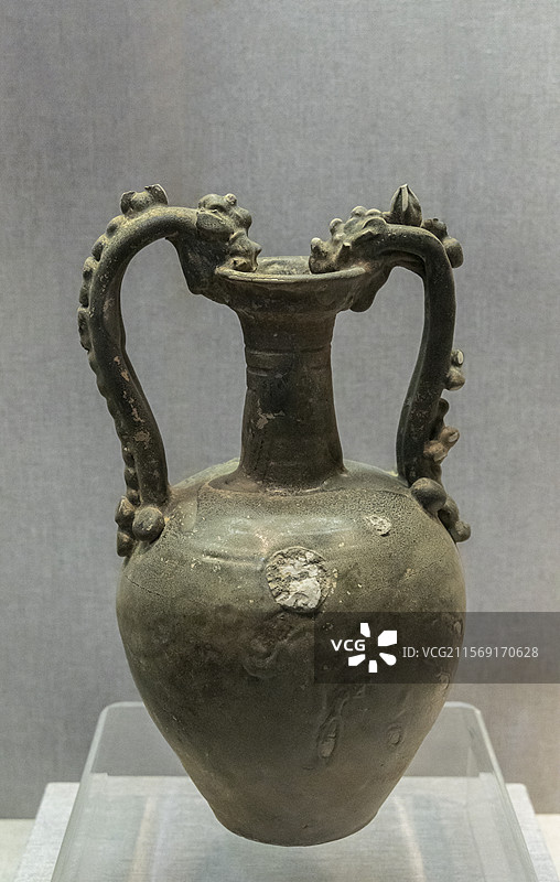 河南省洛阳博物馆“河洛文明展”：黑褐釉双龙尊（唐代，洛阳博物馆藏）图片素材