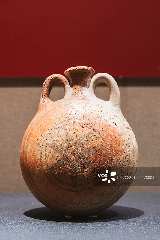 湖州市博物馆叙利亚古代文物精品展大马士革国家博物馆 彩陶壶图片素材
