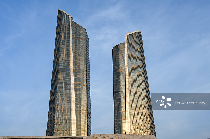 南京市河西新城青奥双子塔与保利大剧院 南京地标图片素材