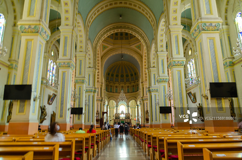 天津西开大教堂的内景图片素材