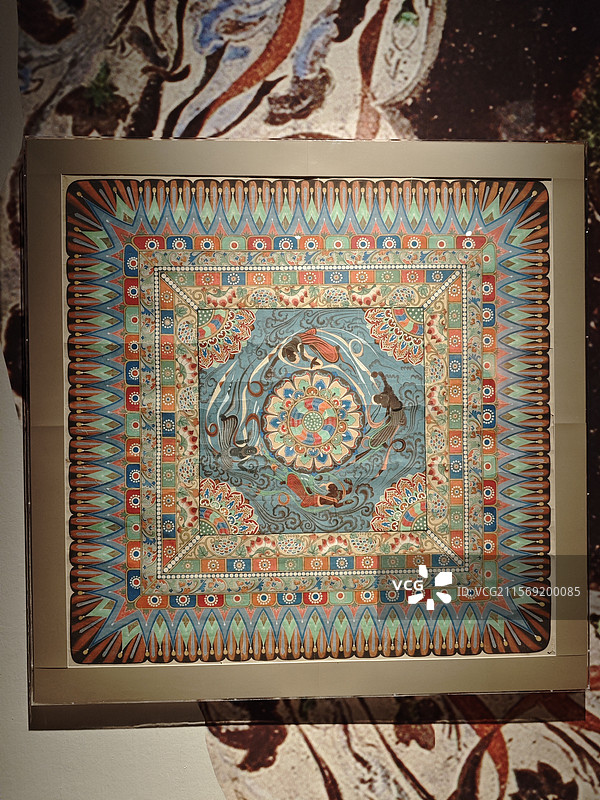 敦煌研究院藏临摹莫高窟第329窟莲花飞天藻井图片素材