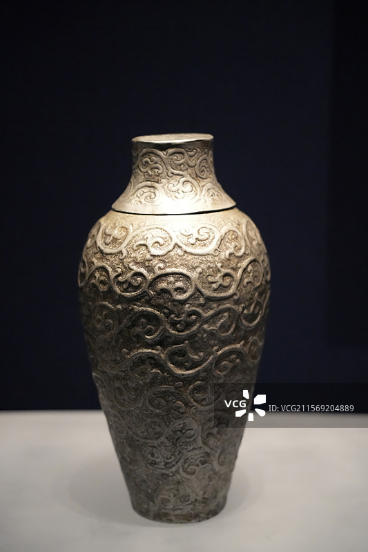 南宋香草纹银瓶图片素材