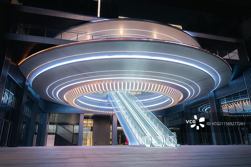 南京阿里中心的飞碟广场图片素材