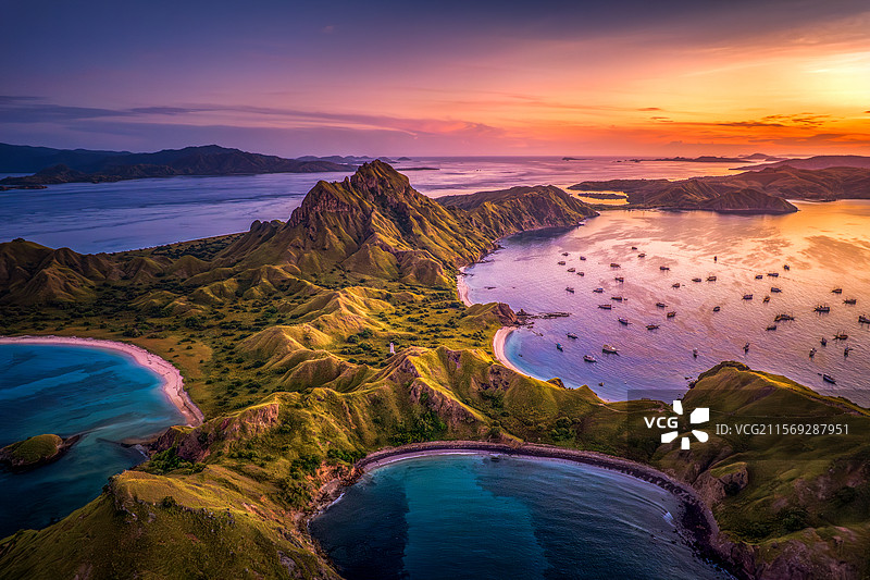 科摩多岛自然风光日出航拍图片素材