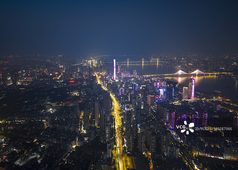 武汉夜景高空航拍城市天际线全景图片素材