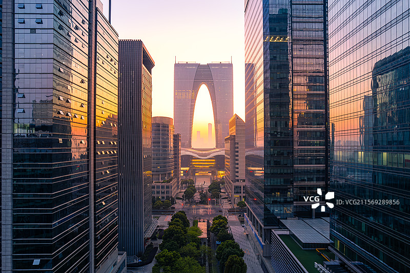 苏州地标建筑东方之门图片素材