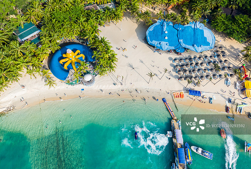 海南陵水分界洲岛高视角航拍治愈性唯美蔚蓝色玻璃海海岸线全景图片素材