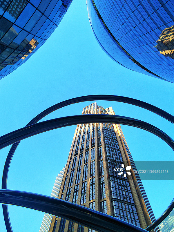 广州珠江新城CBD高楼城市景观大厦摩天大楼写字楼蓝天仰视图片素材