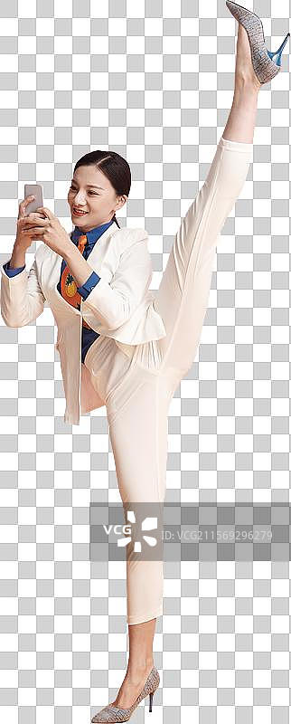 青年商务女人看手机图片素材