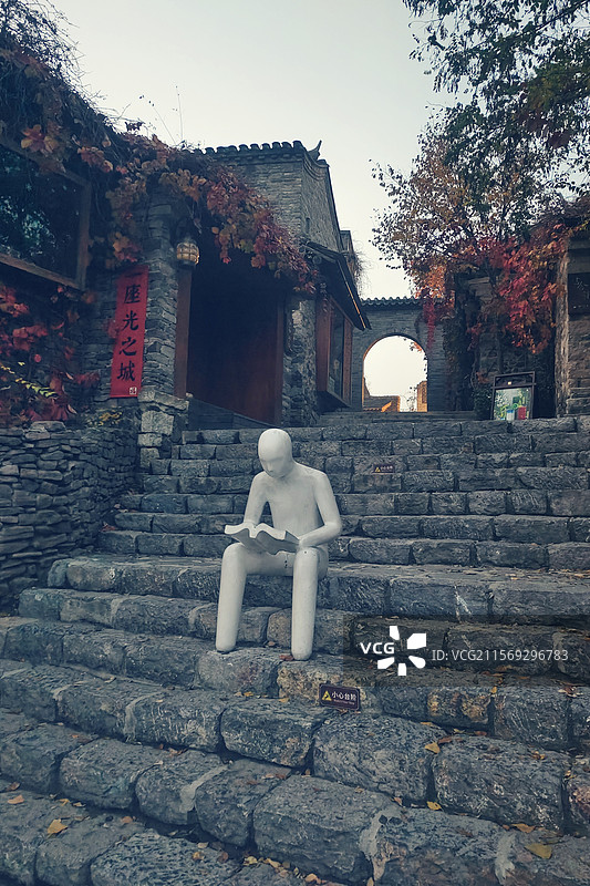 阅读是成长的阶梯，古北水镇的清晨随拍图片素材