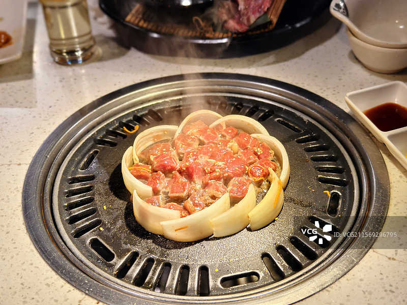 餐桌上食物的高角度视图图片素材