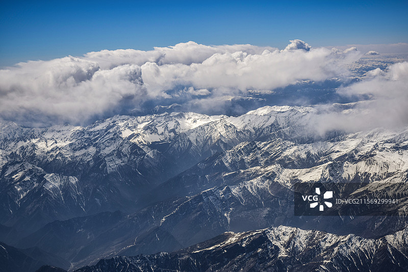 飞机上俯瞰壮丽河山图片素材