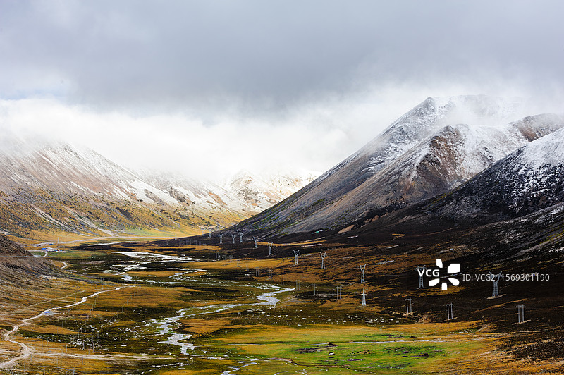 中国西藏左贡县川藏南线海拔第一高度东达山垭口图片素材