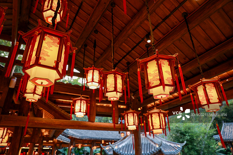 深圳二十四史书院传统宫灯的文化韵味图片素材