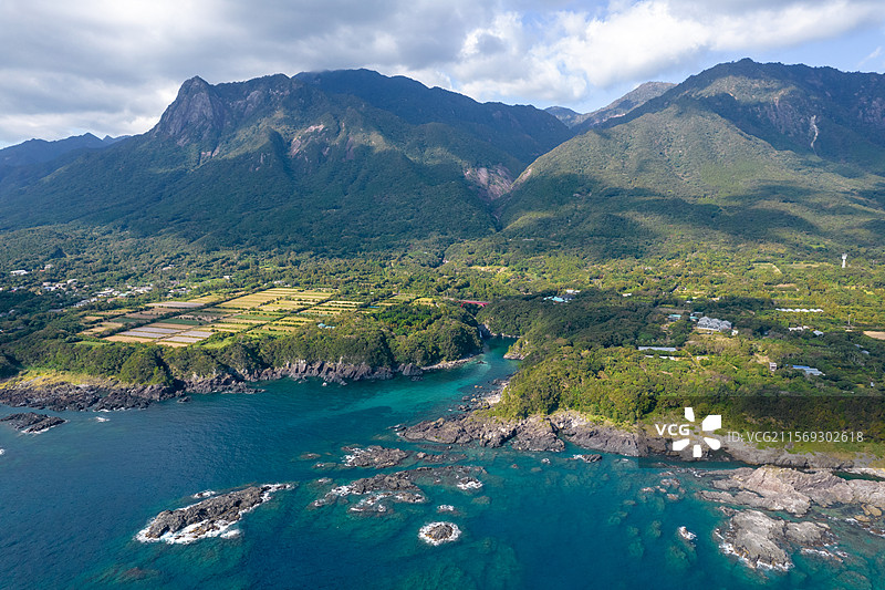 亚洲日本鹿儿岛县屋久岛南部航拍图片素材