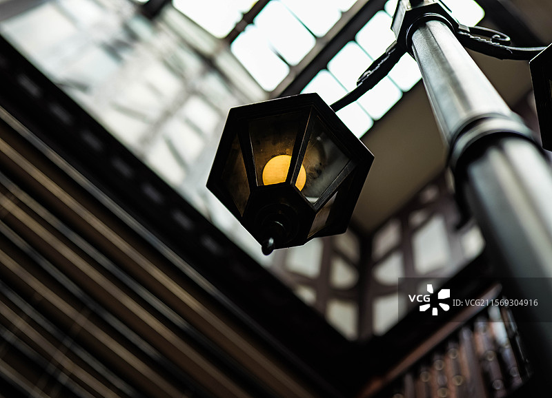 近代建筑中的灯具图片素材