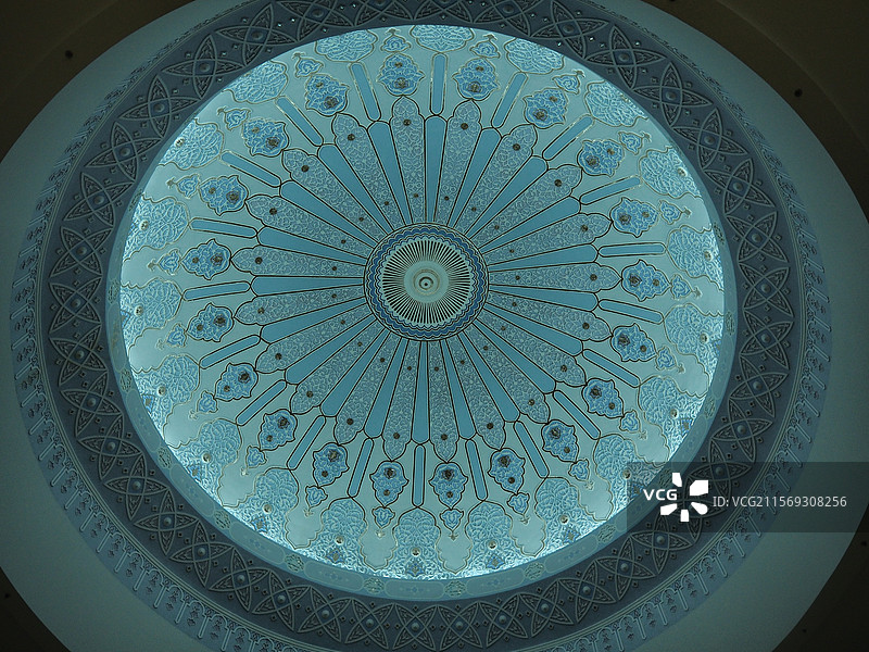 伊斯兰建筑天花板的低角度视图图片素材