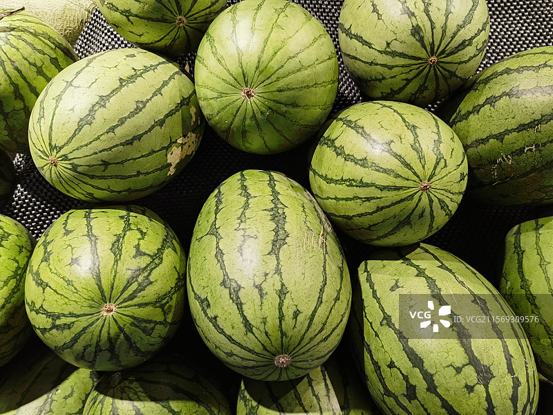 西瓜、8424西瓜、西瓜汁、黑籽、无籽、无籽西瓜、盛夏、酷暑、高温、炎热、三伏、夏日、解暑、清凉、图片素材