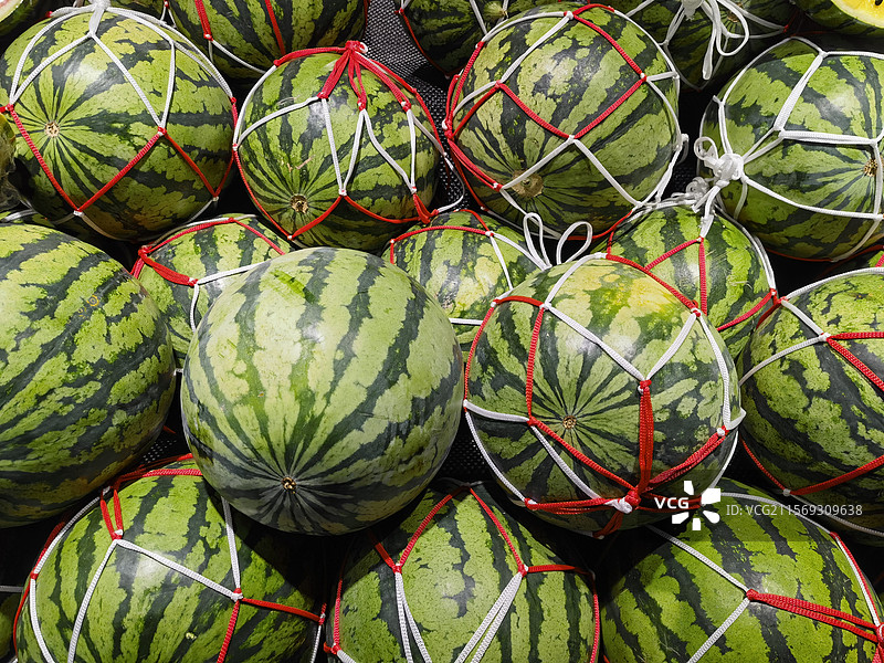 西瓜、8424西瓜、西瓜汁、黑籽、无籽、无籽西瓜、盛夏、酷暑、高温、炎热、三伏、夏日、解暑、清凉、图片素材