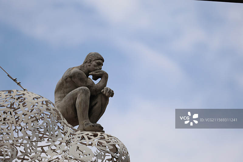 思想者雕塑特写图片素材