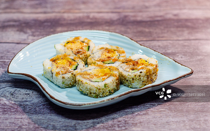 一盘日本寿司图片素材