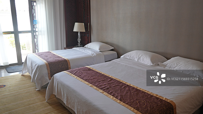 豪华度假酒店双床房图片素材