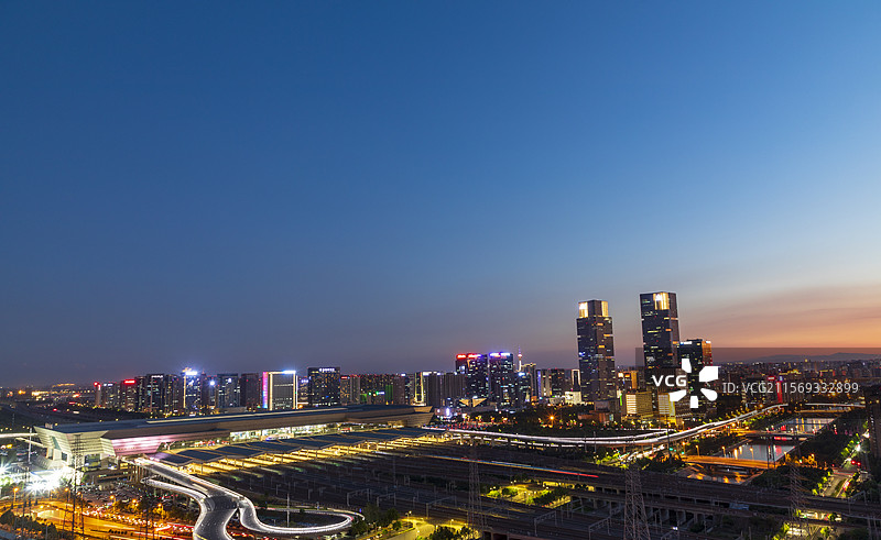 郑州市，郑州东站高视角城市风景图片素材