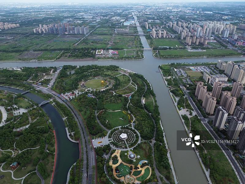 上海奉贤新城城市景象，金汇港，浦南运河，十字水街图片素材