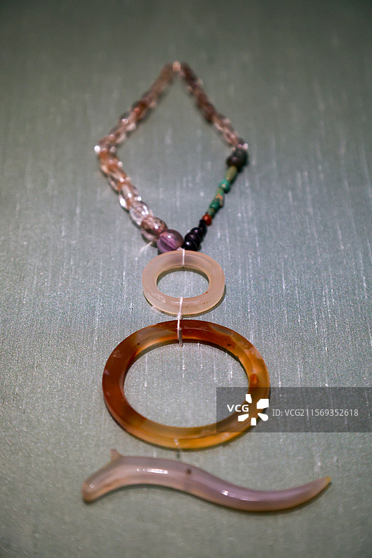 玛瑙水晶玉组佩图片素材