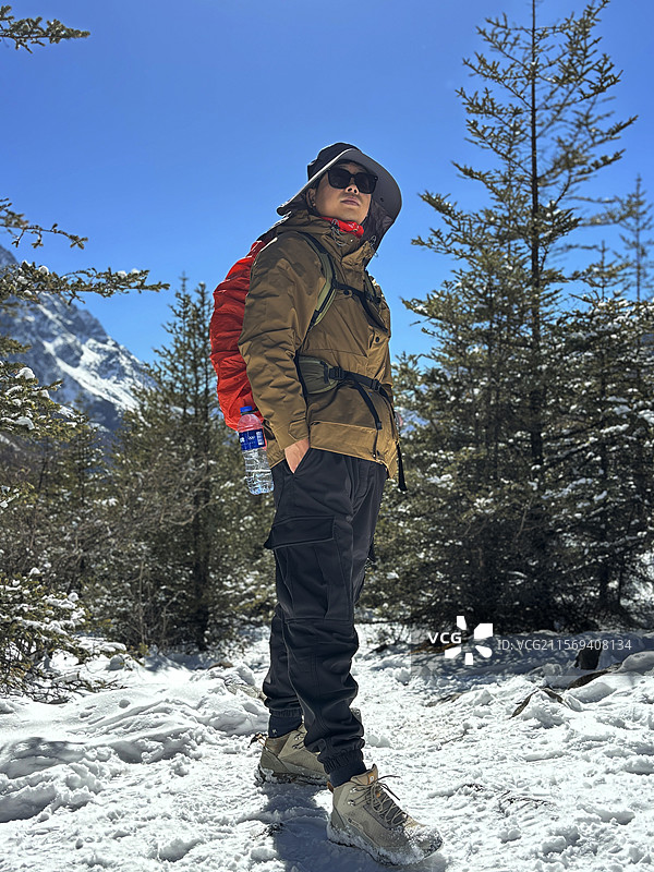 阿坝 小金县 四姑娘山景区 红杉林 景区 游客 景点 旅游图片素材