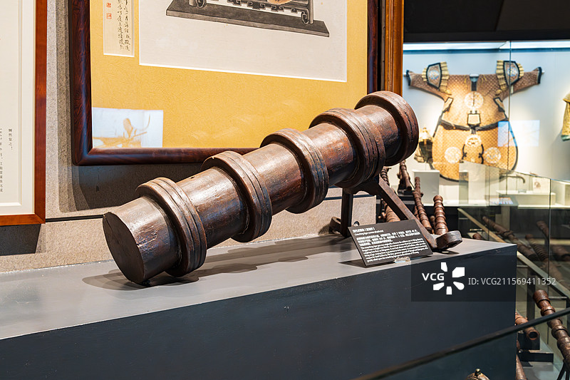 古代木制望远镜展示图片素材