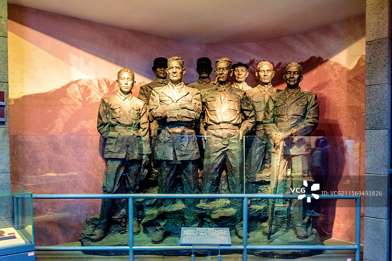 中国云南保山腾冲国殇墓园滇西抗战纪念馆内景雕塑图片素材