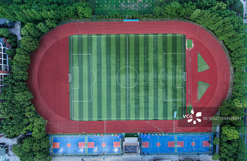 大学操场全景俯视航拍图片素材