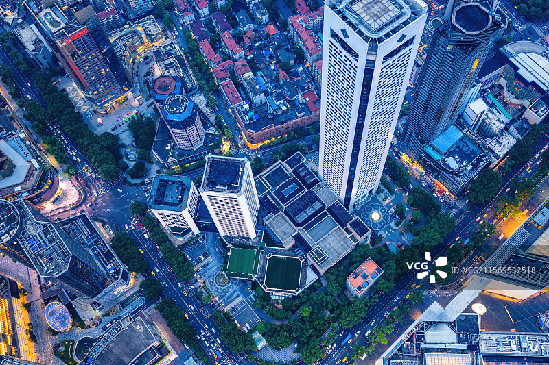 航拍黄昏十分的南京新街口地区，江苏南京图片素材